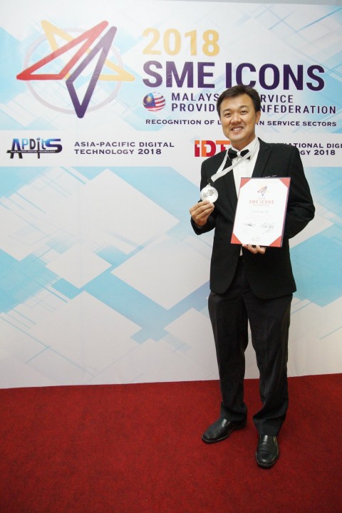 D9809E89-B120-44FA-9939-110CE5CC6B63